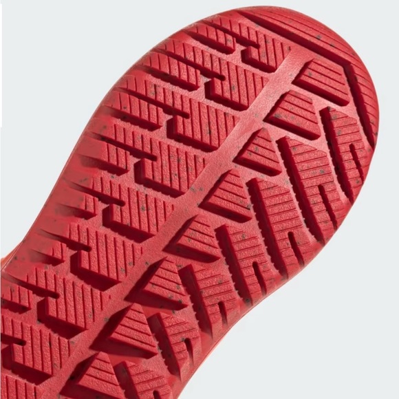 ⛄️ NWT. Adidas Winter Play X Disney Boots. Kids size 2. - Picture 8 of 9